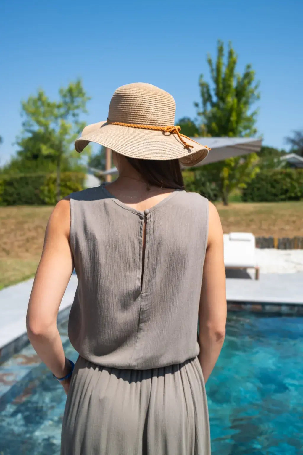 Ensemble Kristen kaki