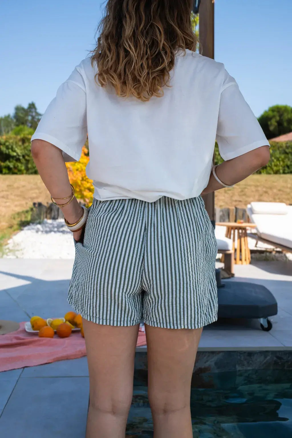 Short Nikos kaki