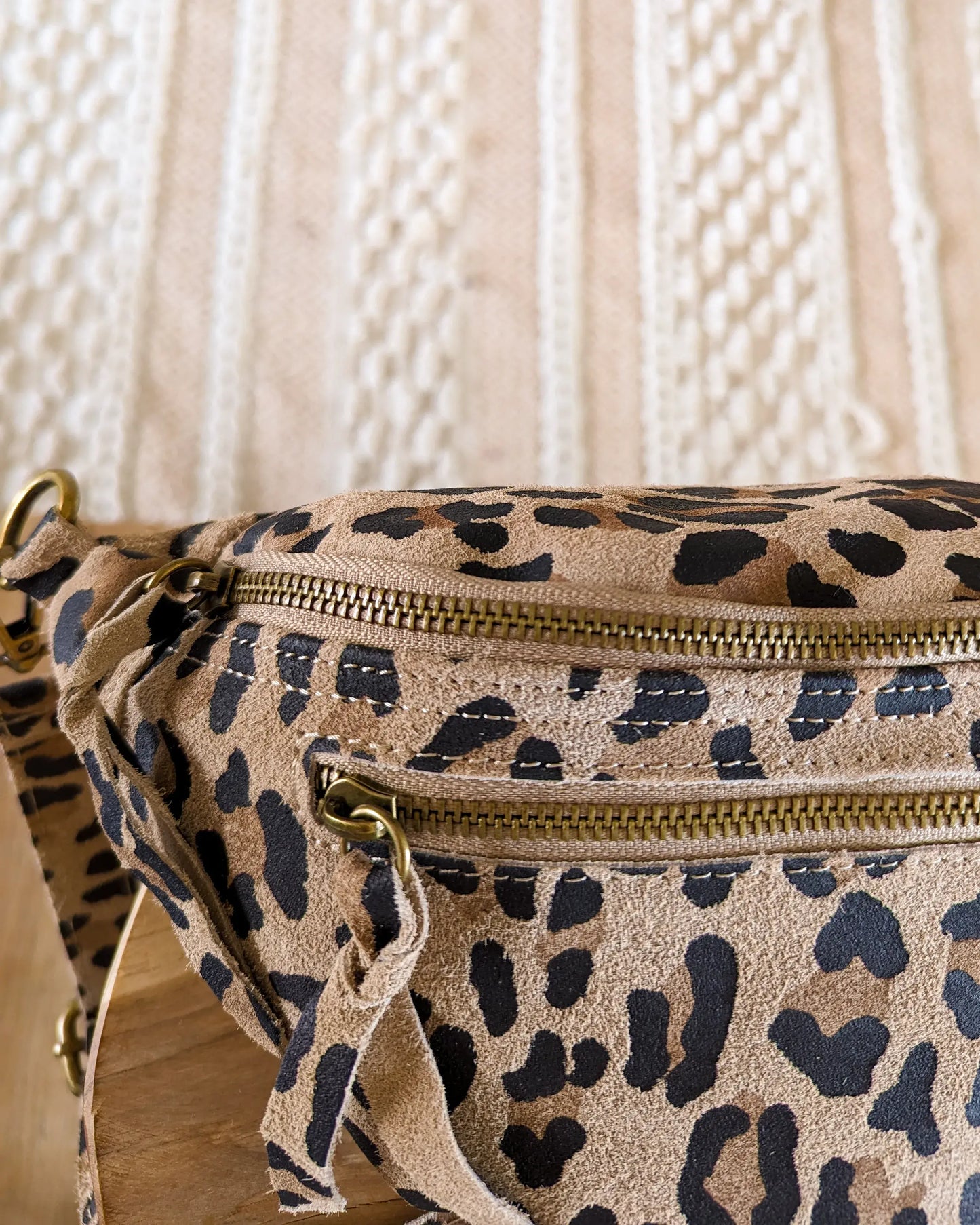 Sac banane en cuir velours - Hunter léopard beige