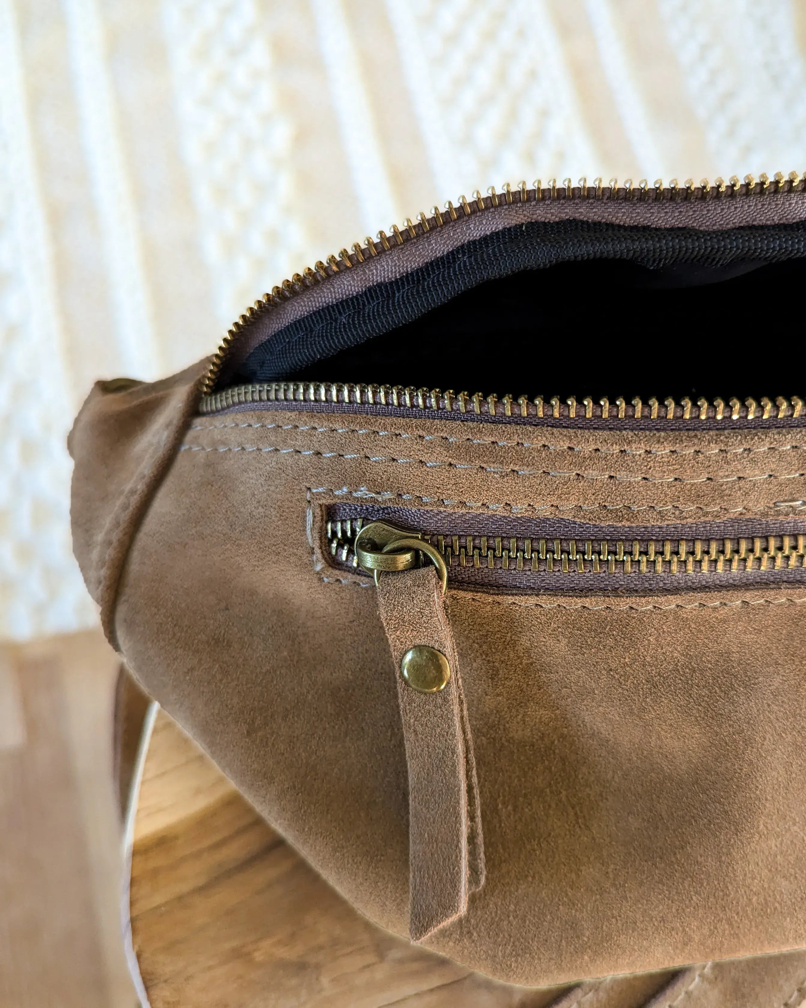 Sac banane en cuir velours - Hunter taupe