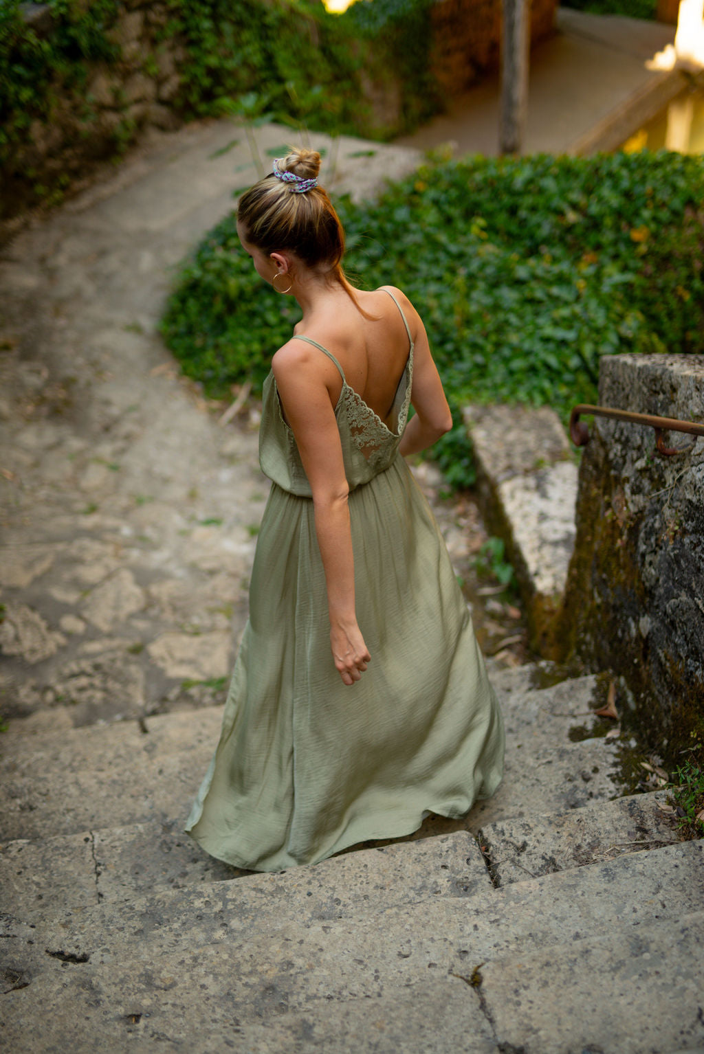 Robe Naomie kaki