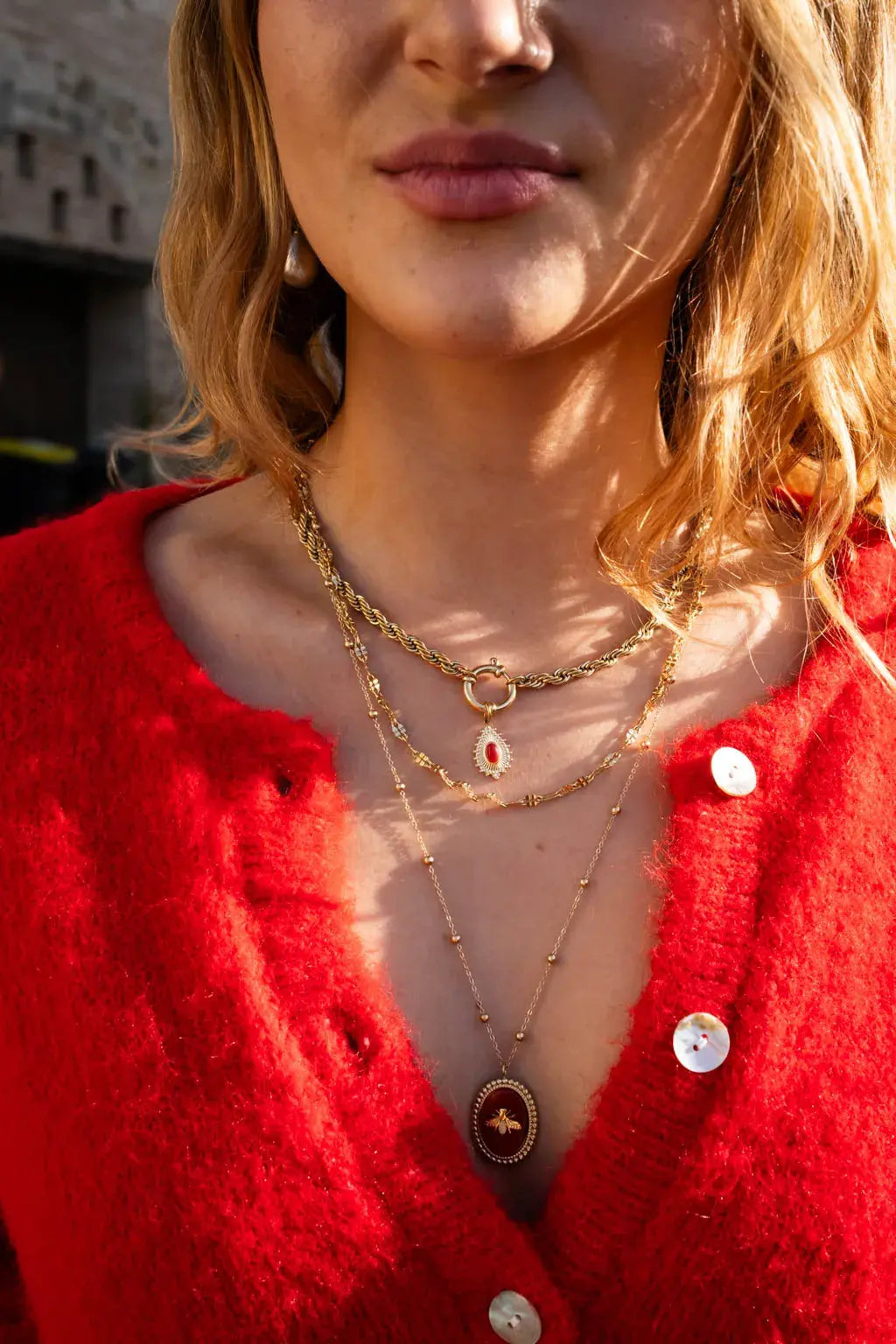 Collier multi rangs - Abeille rouge