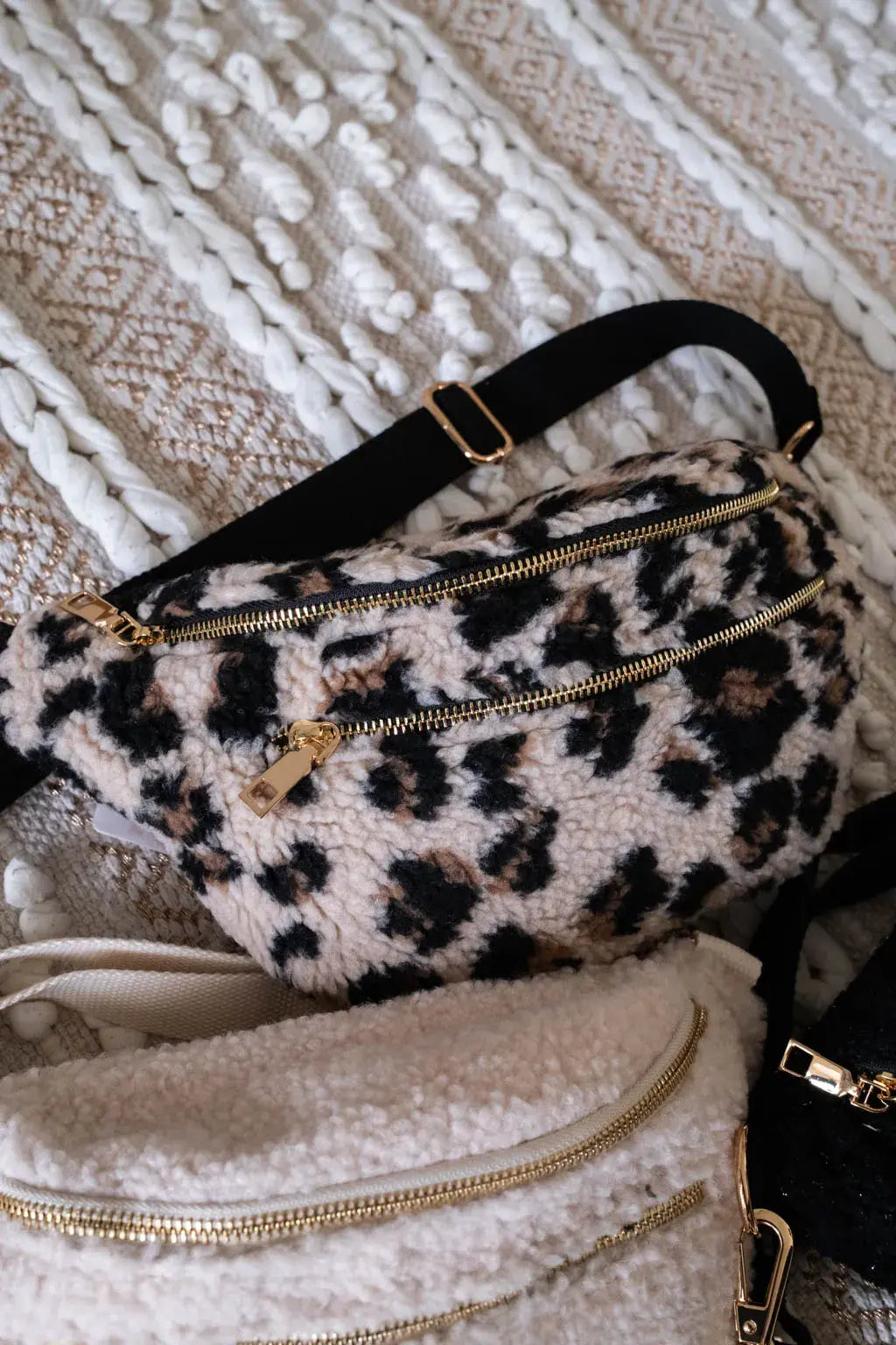 Sac banane Jena en moumoute léopard