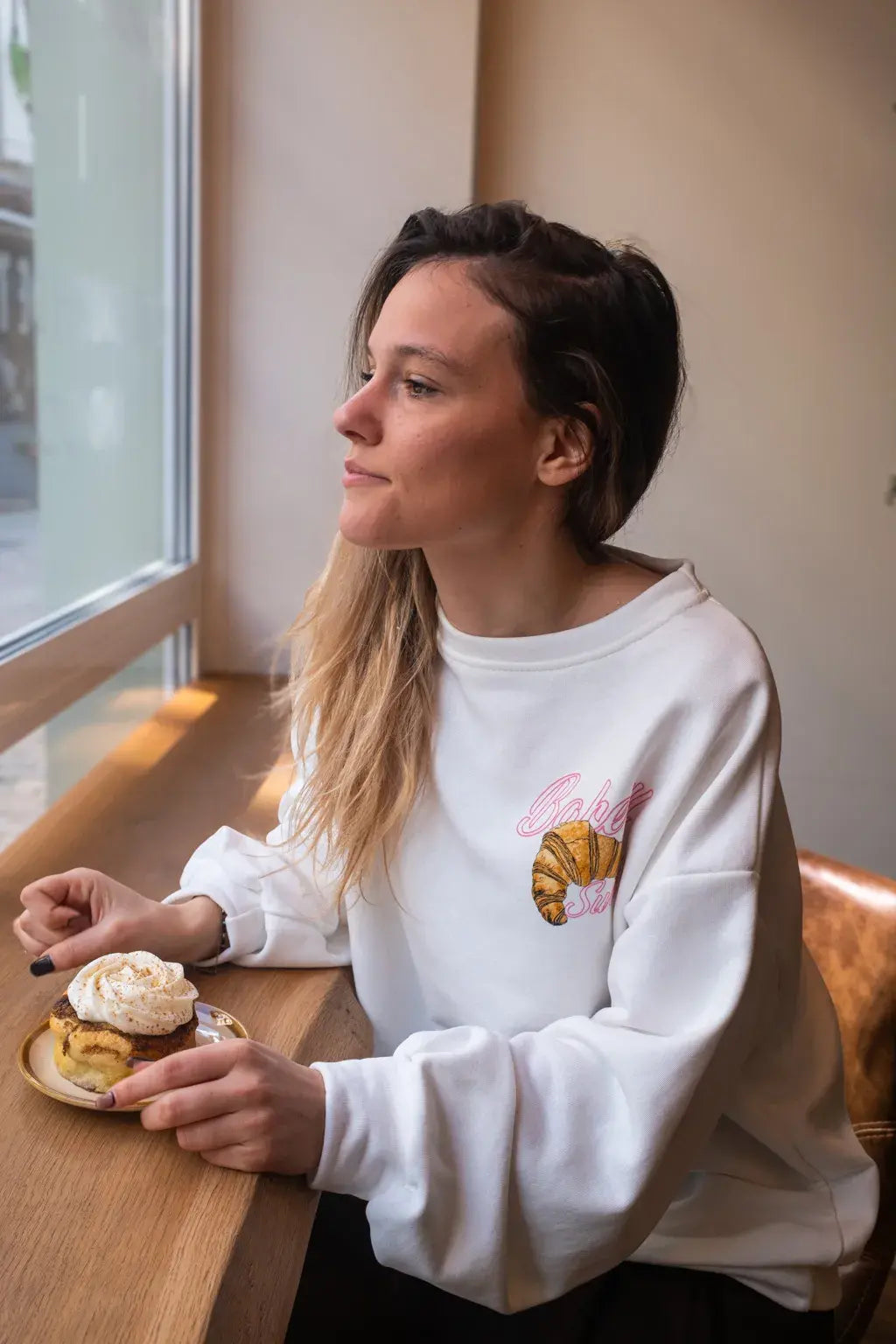 Sweat croissant parisienne
