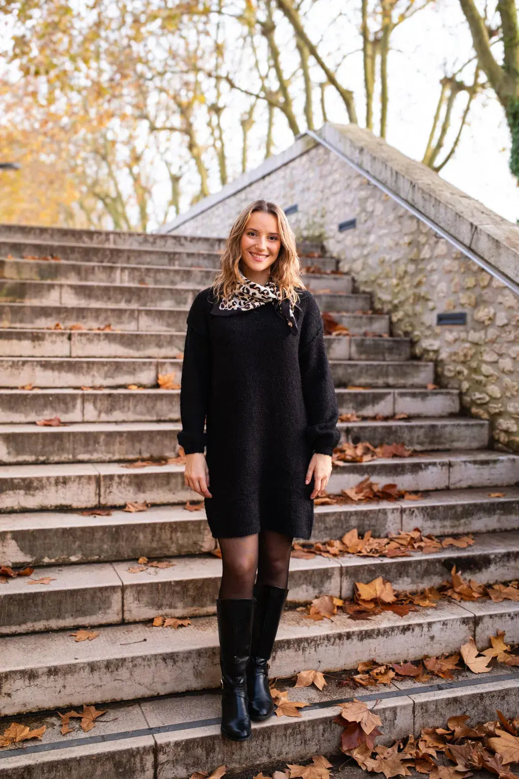 Robe pull Rachelle noire & son foulard