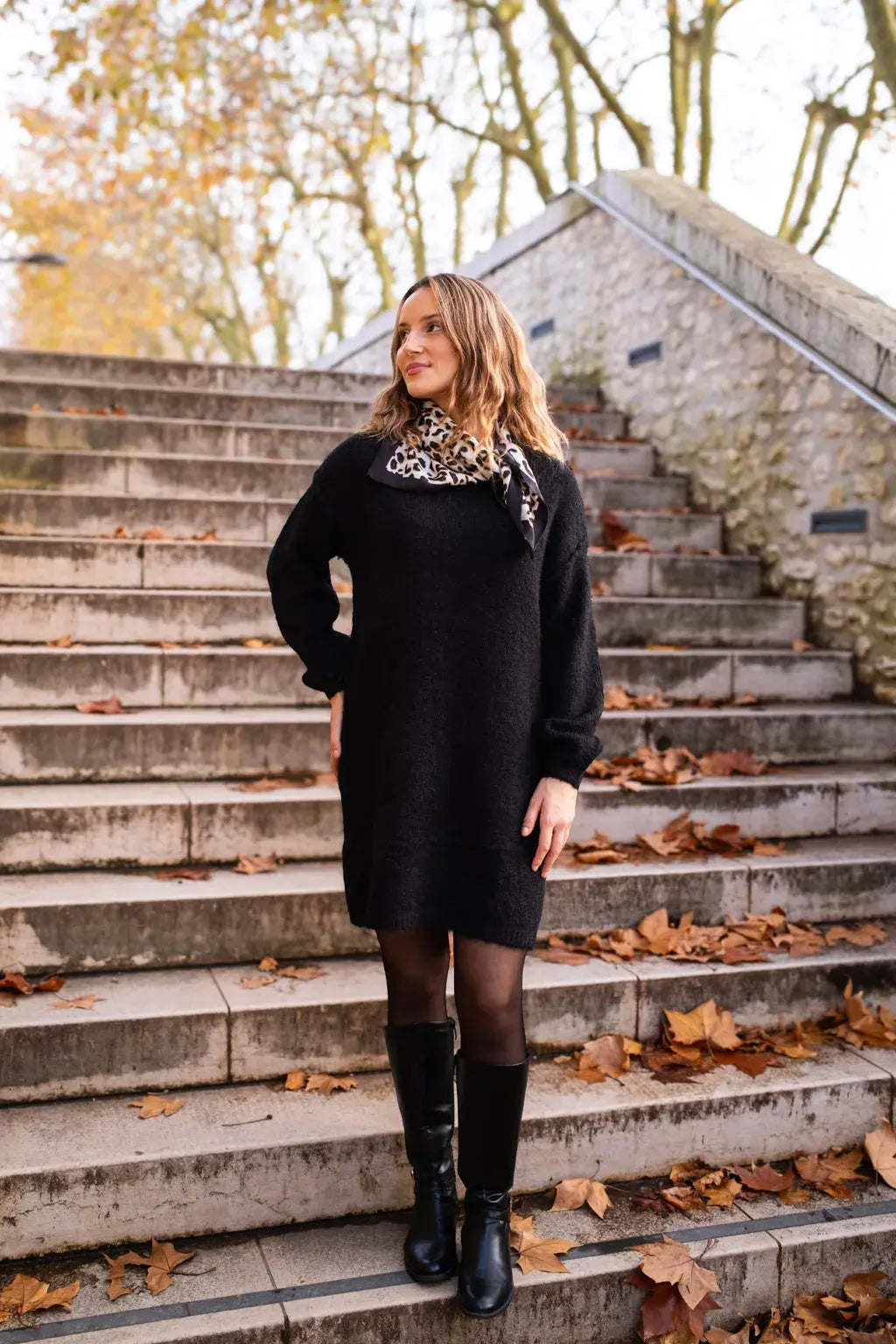Robe pull Rachelle noire & son foulard