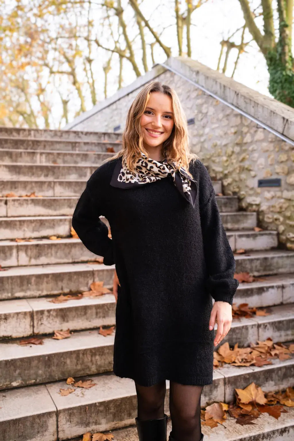 Robe pull Rachelle noire & son foulard