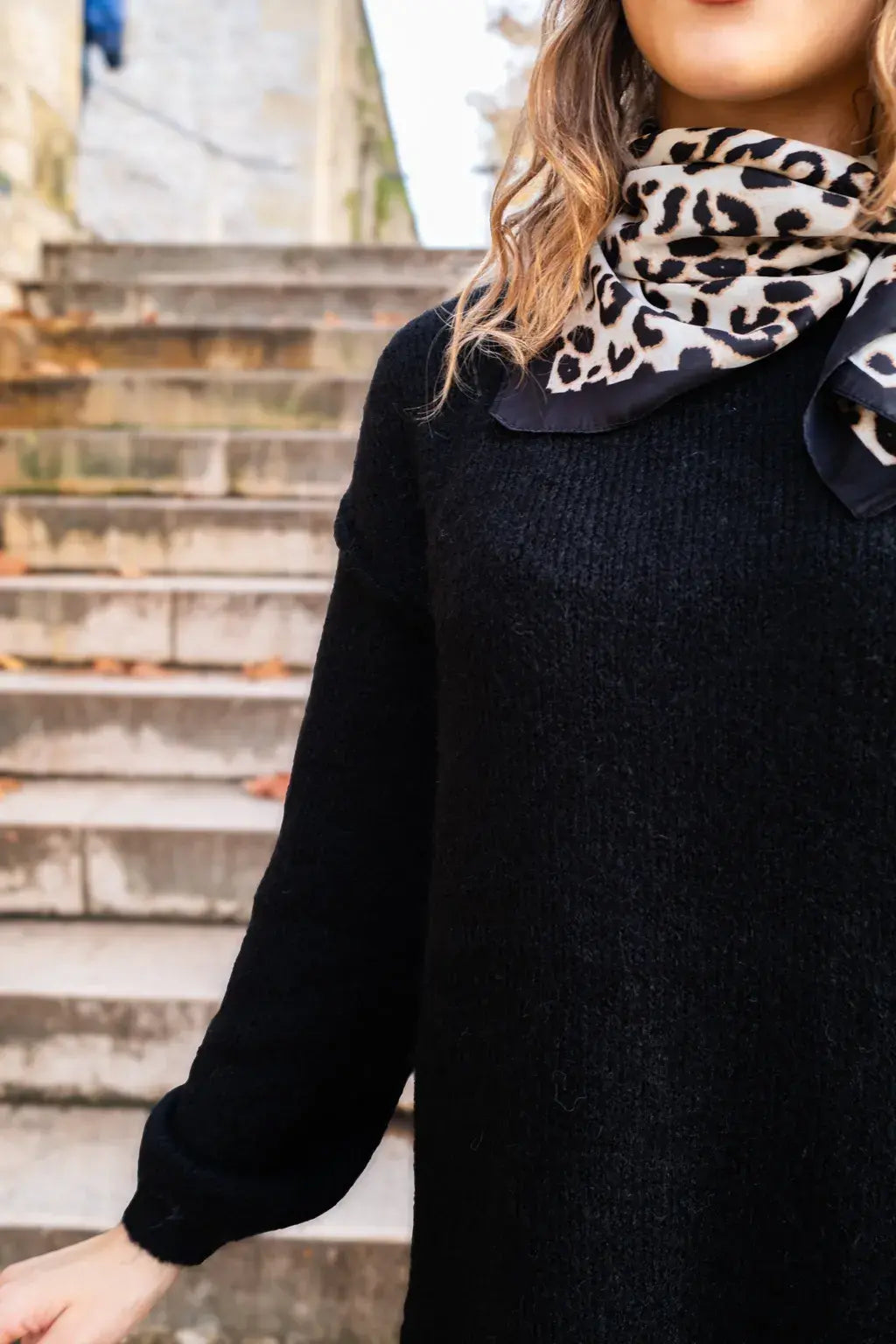 Robe pull Rachelle noire & son foulard