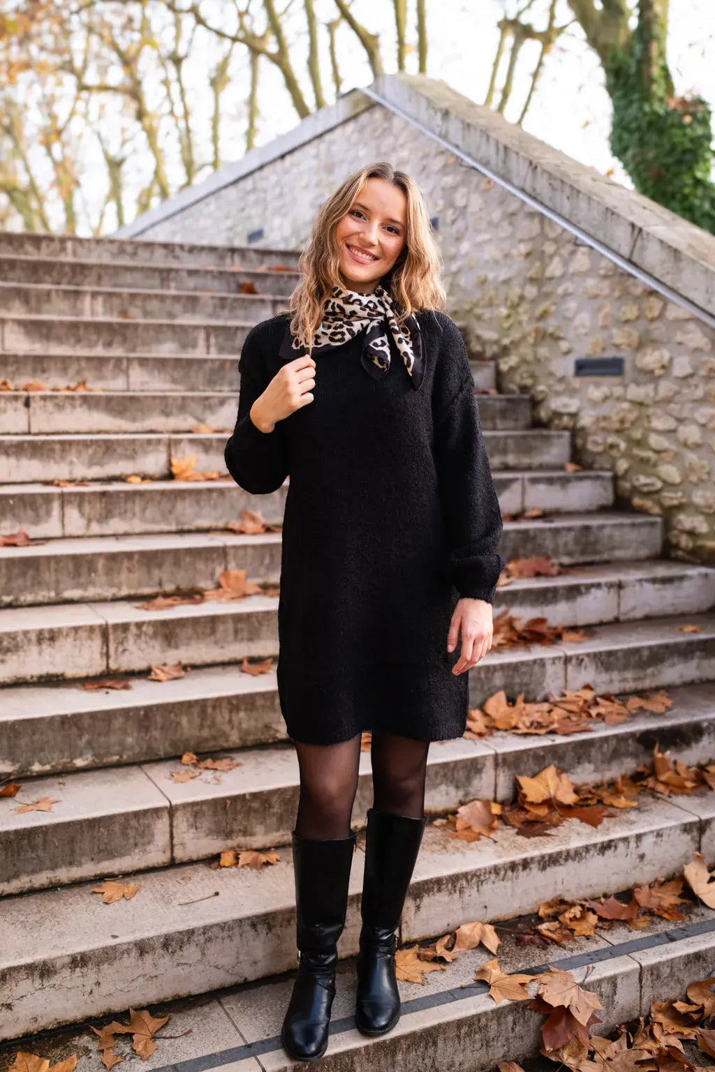 Robe pull Rachelle noire & son foulard