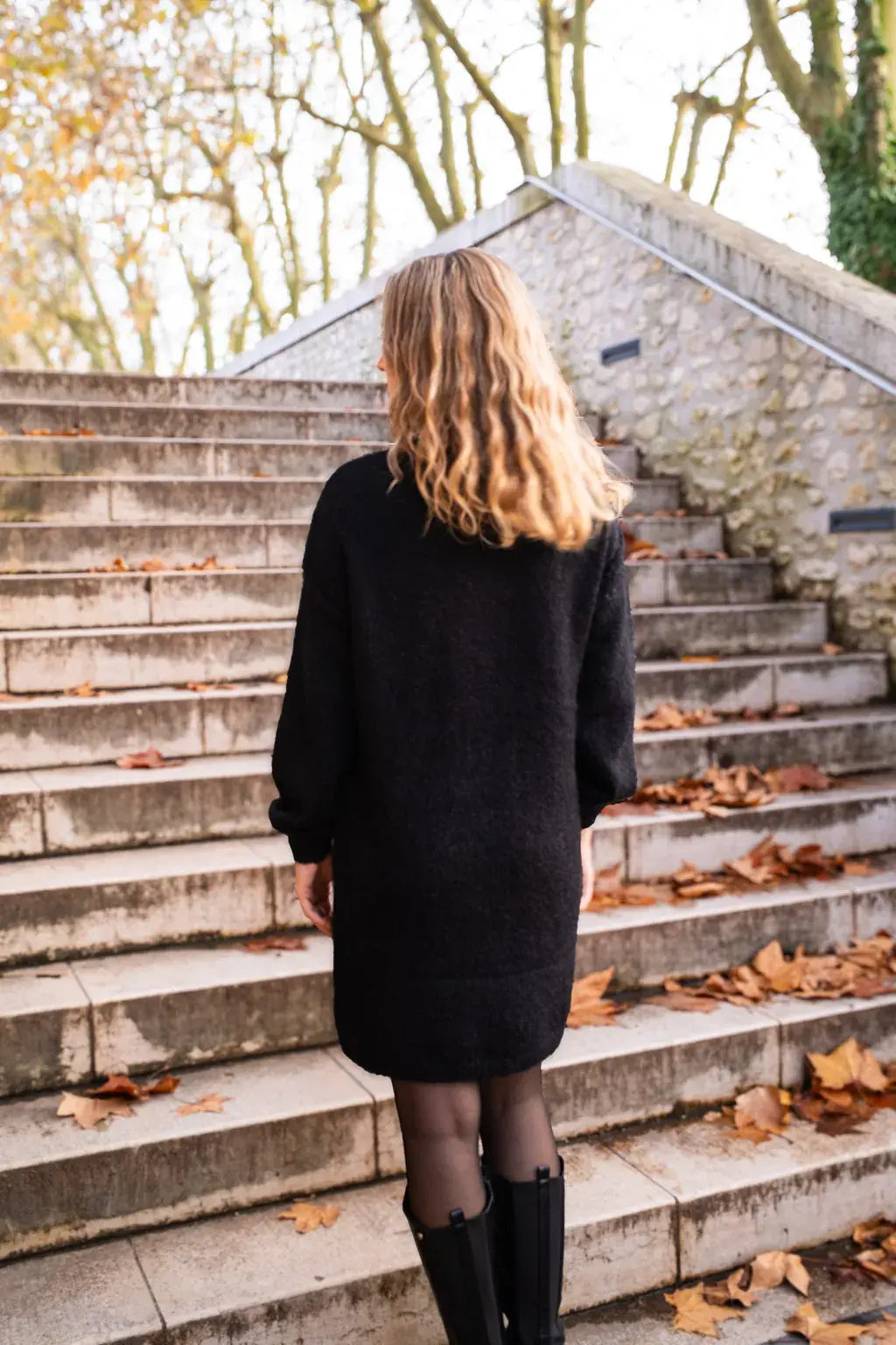 Robe pull Rachelle noire & son foulard