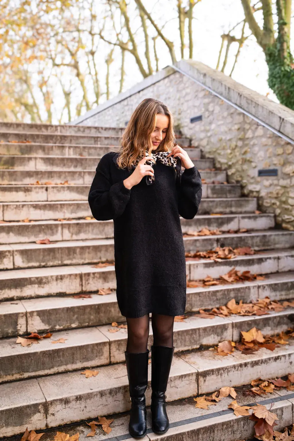 Robe pull Rachelle noire & son foulard