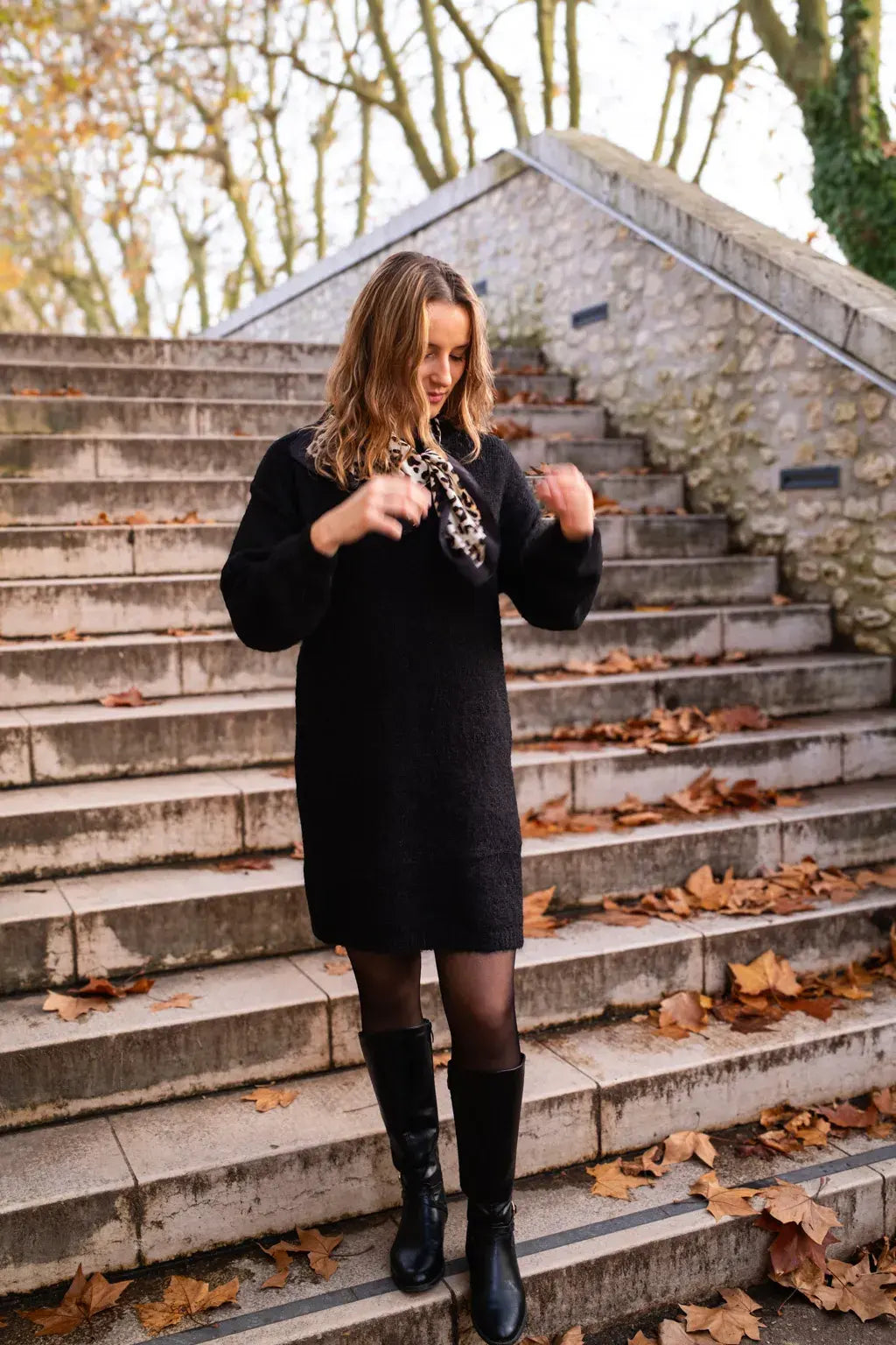 Robe pull Rachelle noire & son foulard