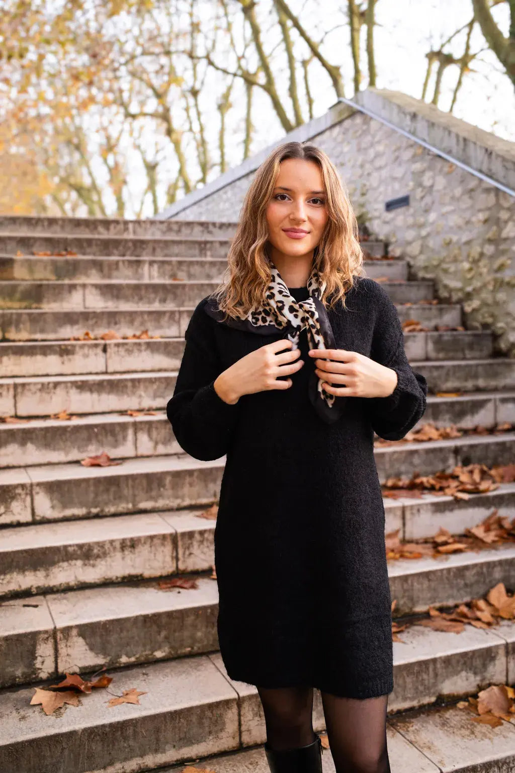 Robe pull Rachelle noire & son foulard