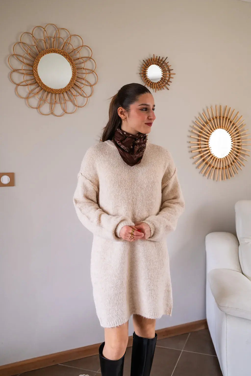 Robe pull Rachelle beige & son foulard