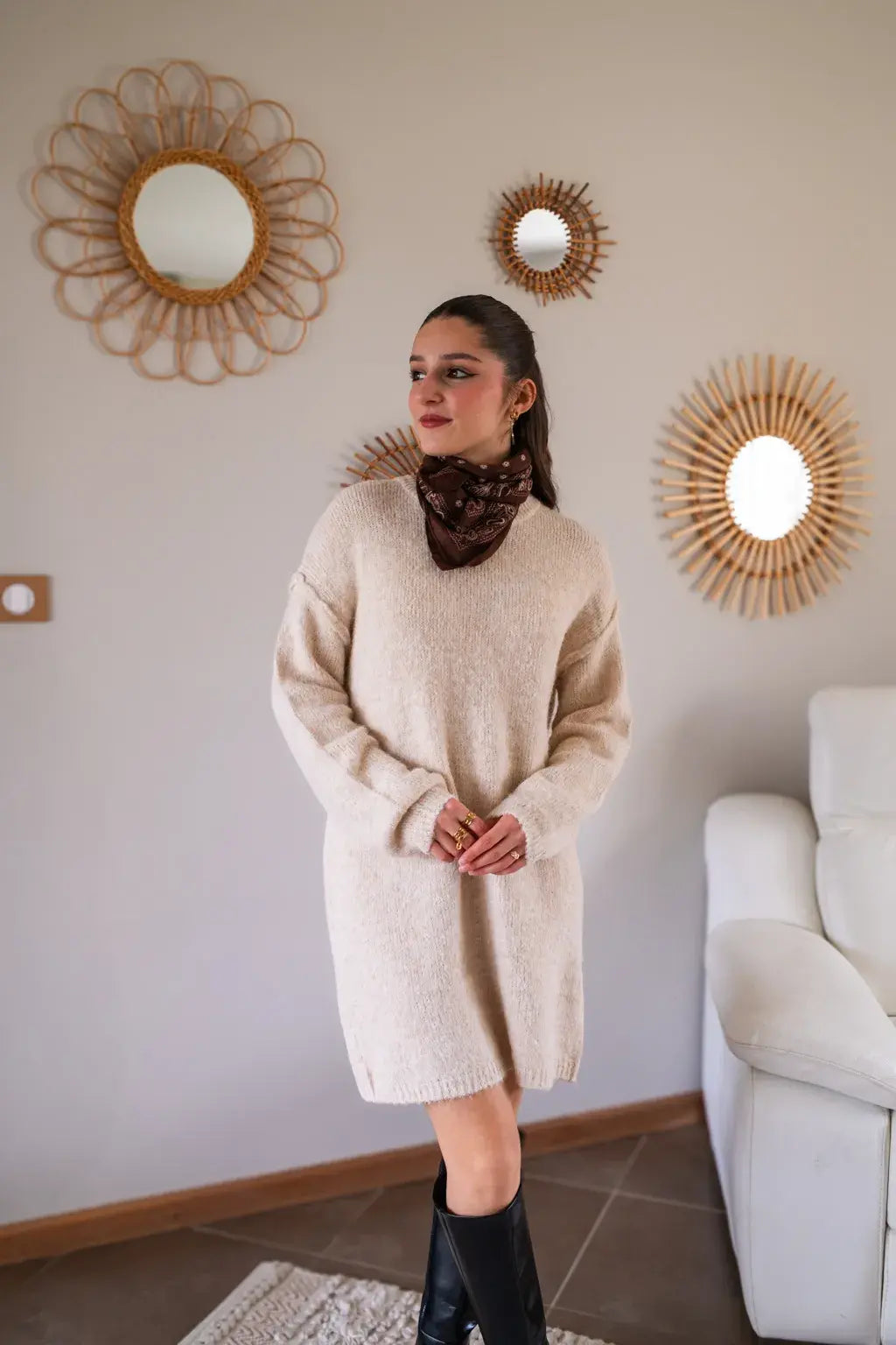 Robe pull Rachelle beige & son foulard