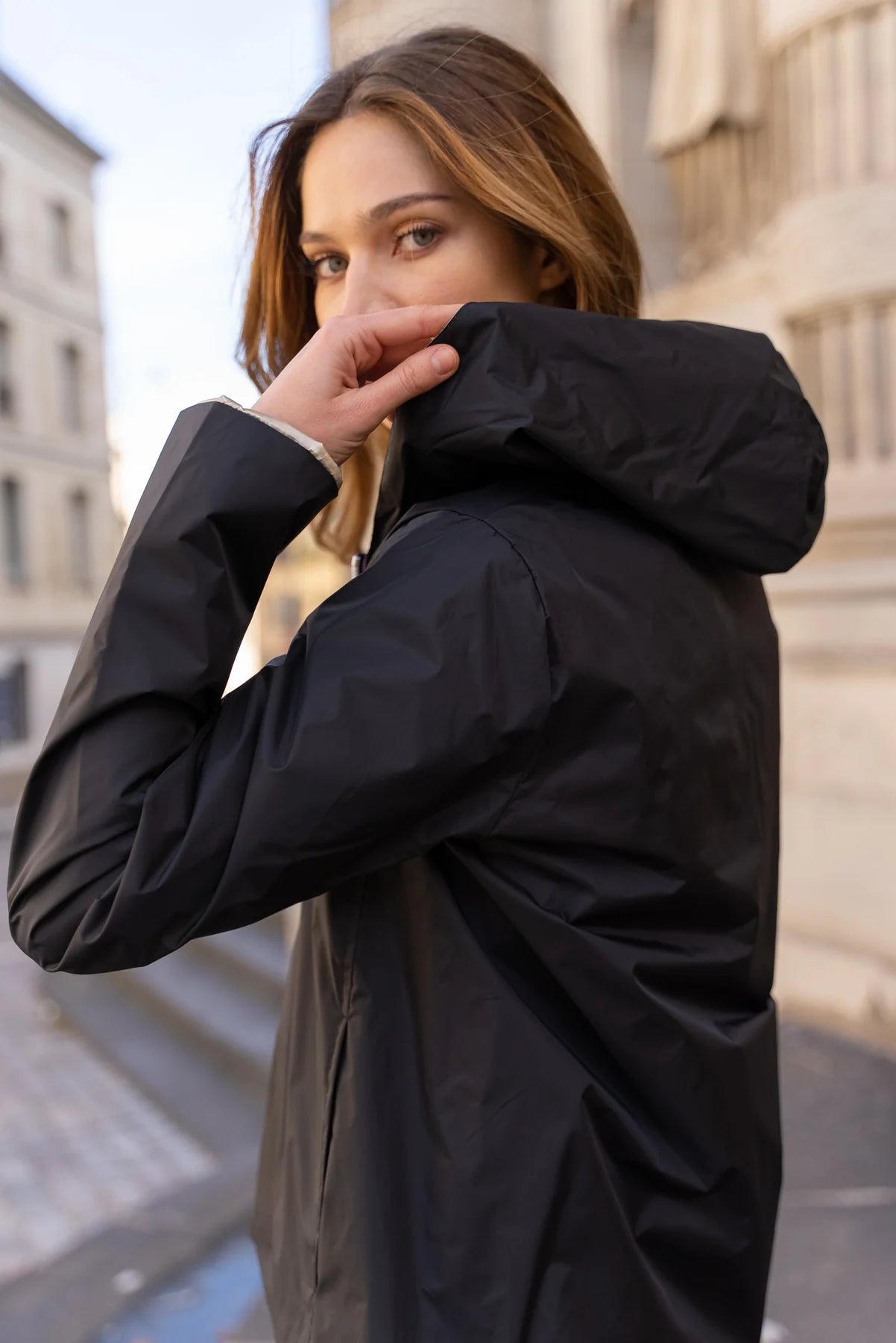 Imperméable réversible Laura Jo noire/dorée - Elena courte - DÉSTOCKAGE taille M, L, XL et 46