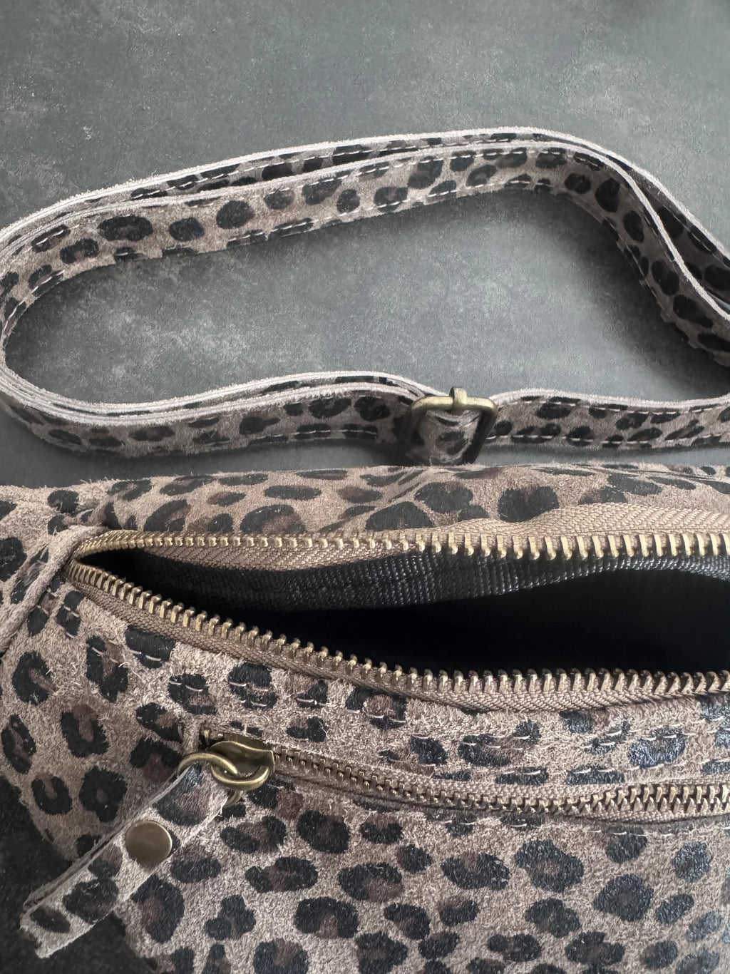 Sac banane en cuir velours - Hunter léopard