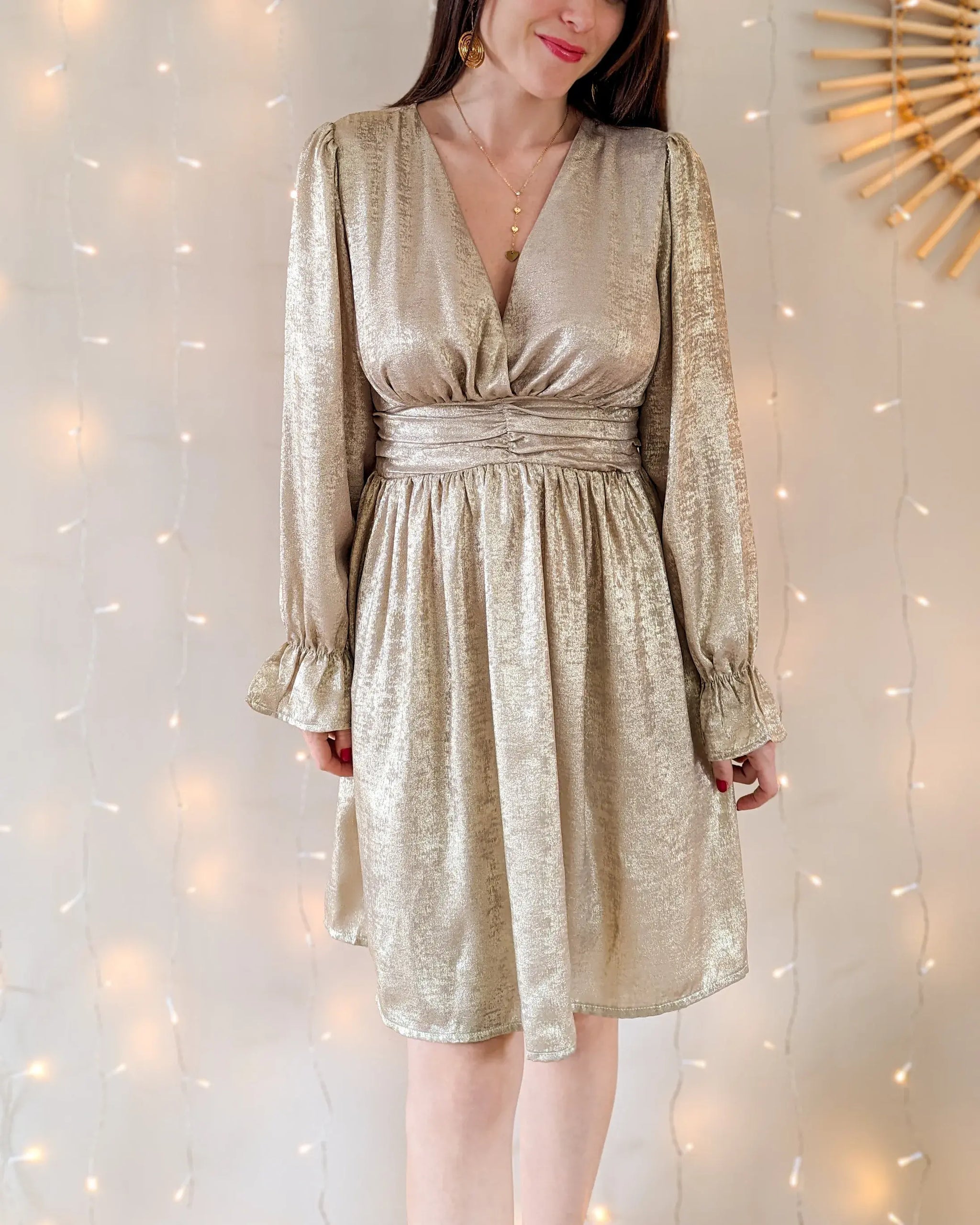 Robe courte motif doré hotsell