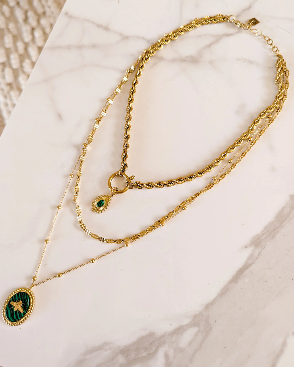 Collier multi rangs vert doré - Abeille