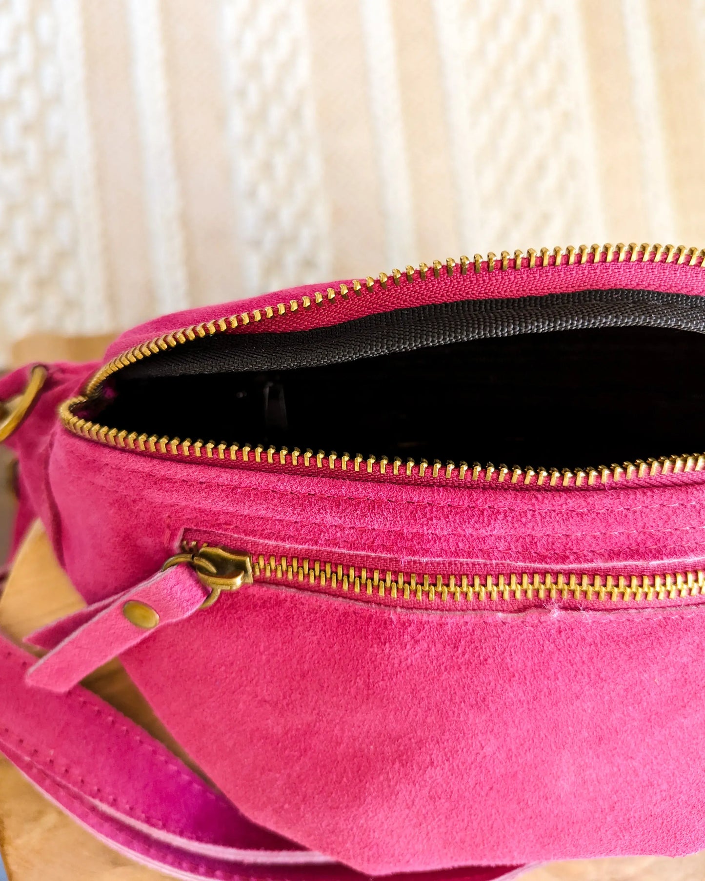 Sac banane en cuir velours - Hunter fuchsia