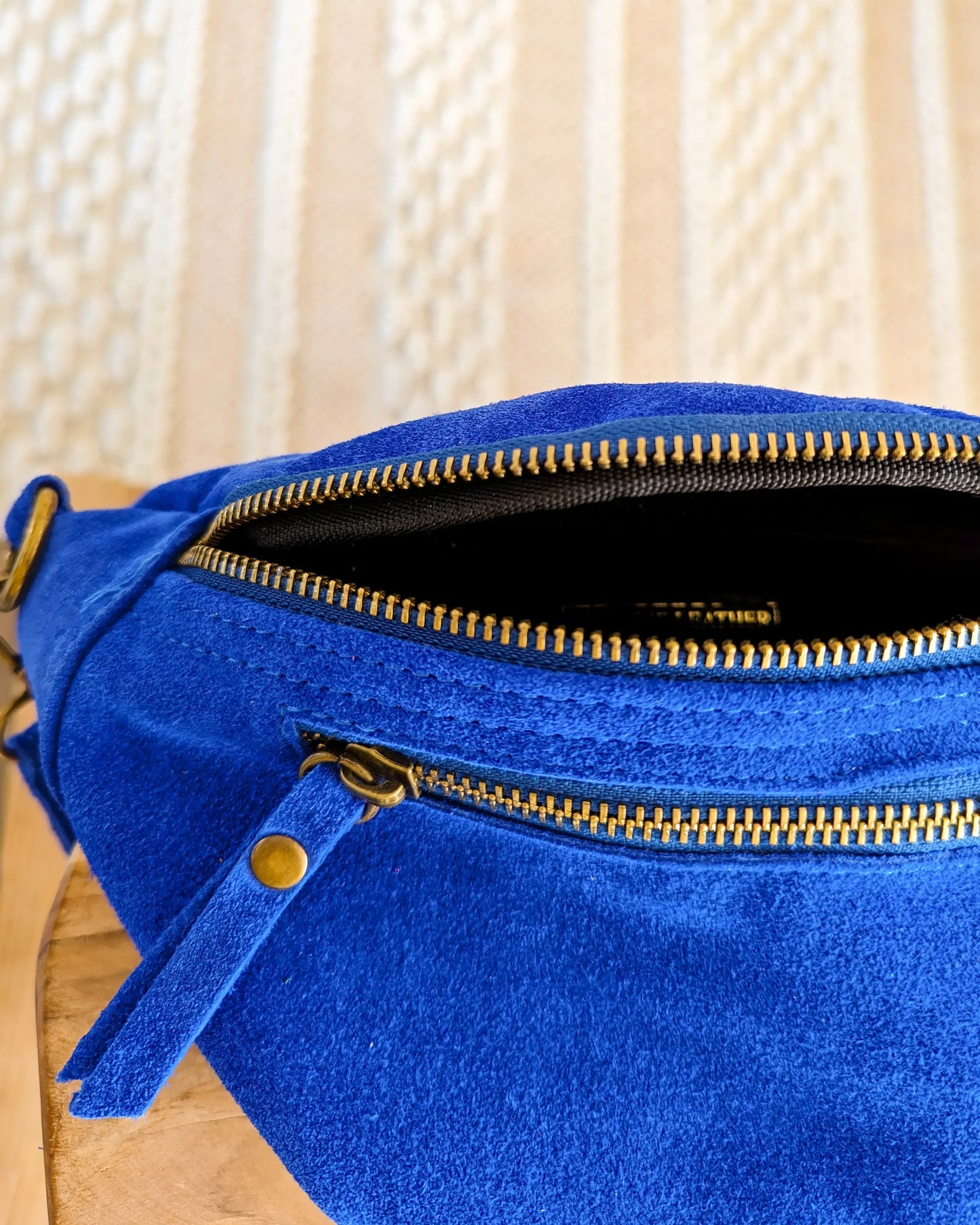 Sac banane en cuir velours - Hunter bleu électrique