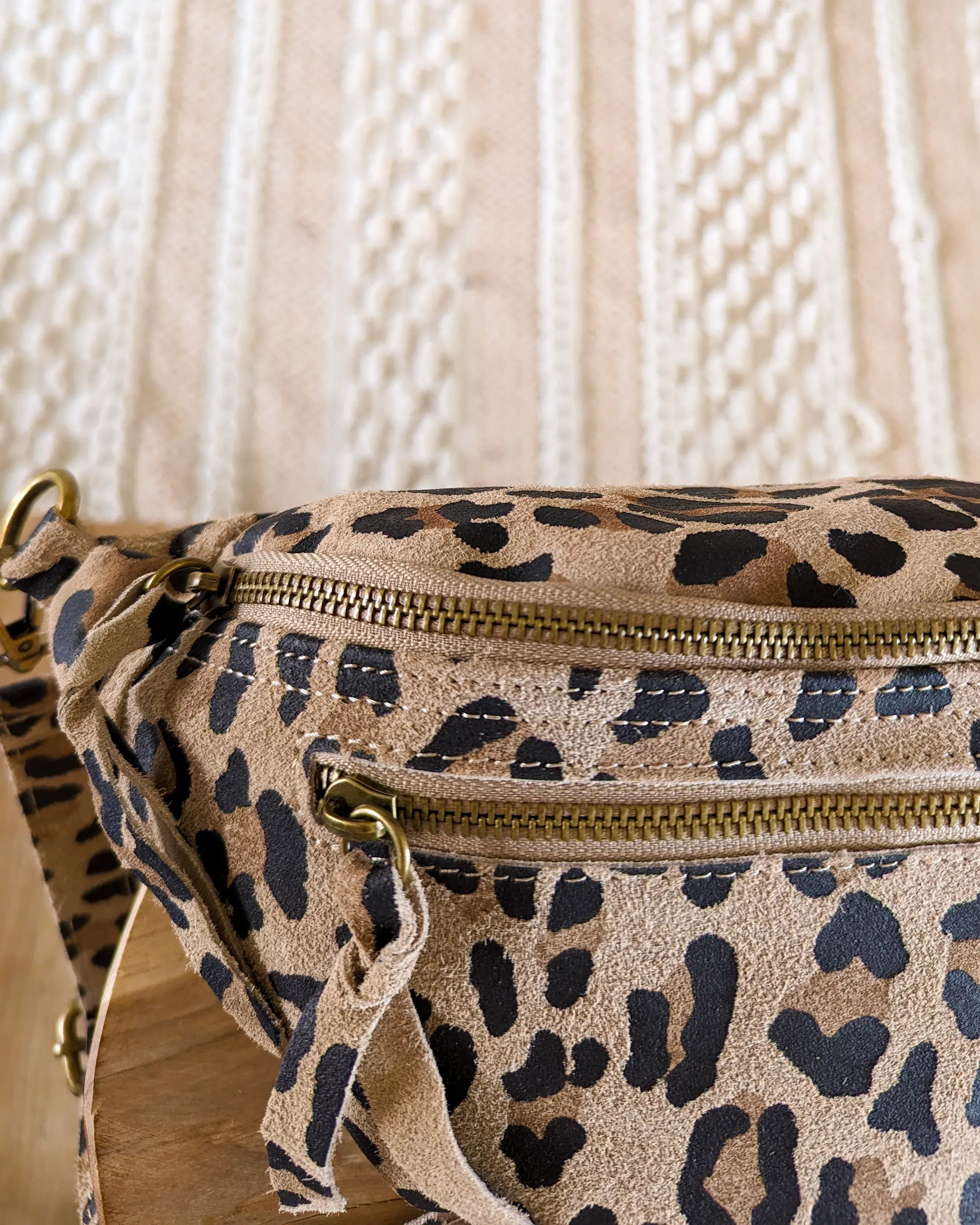 Sac banane en cuir velours - Hunter léopard beige